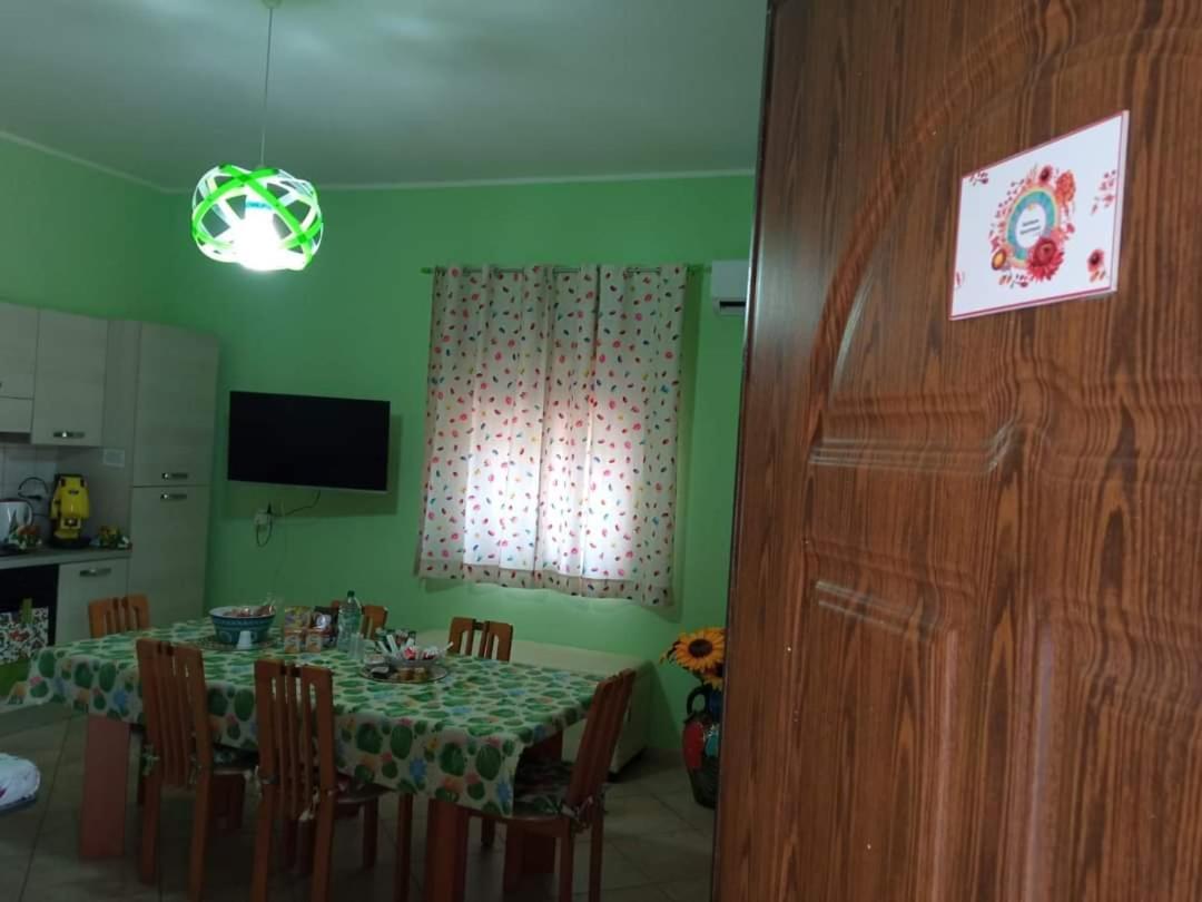 Rainbow Apartment Scordia エクステリア 写真